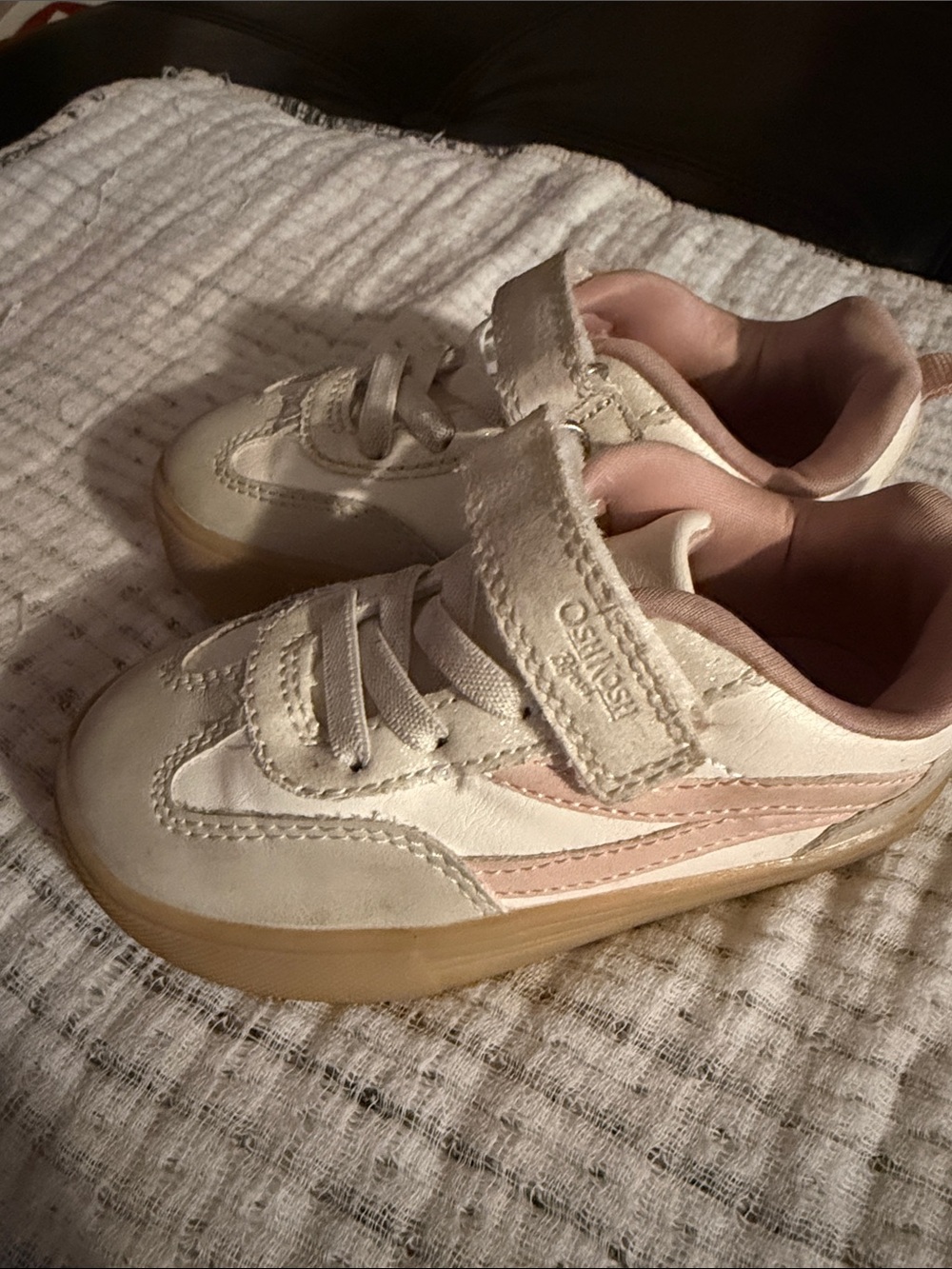 OshKosh B'gosh White and Light Pink Velcro Sneakers